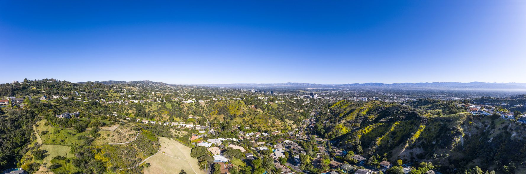 aerial panorama of a Sherman Oaks, with clear sky